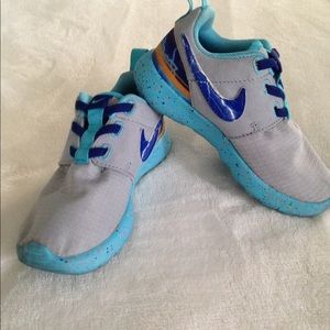 Nikes toddler sneakers