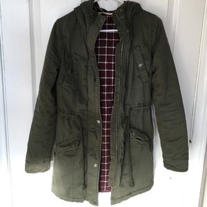 HOLLISTER GREEN PARKA SIZE XS
