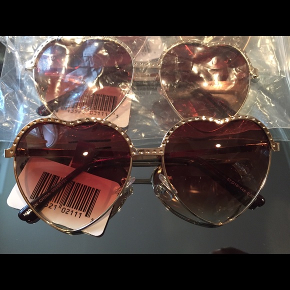 Heart Shaped Ombre Sunglasses - Picture 2 of 3