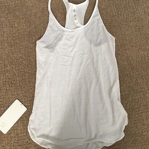 Brand new lululemon tank