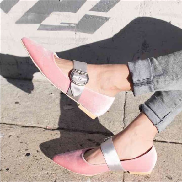 🚨1 Pair Left🆕Pink Velvet Baby Doll Flat - Picture 5 of 8