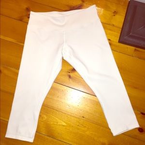 Special Edition💕RARE Lululemon all white wunder