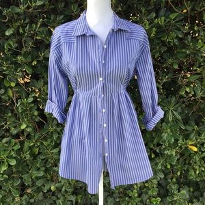 🌺 Blue and white striped H&M blouse.