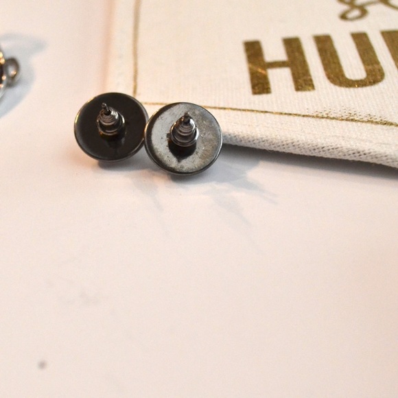 Gunmetal Pearl Earrings - Picture 3 of 3