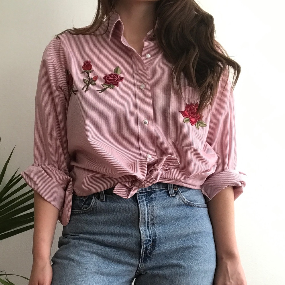 🌿SOLD🌿vintage embroider rose button down shirt