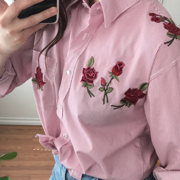🌿SOLD🌿vintage embroider rose button down shirt - Picture 4 of 5