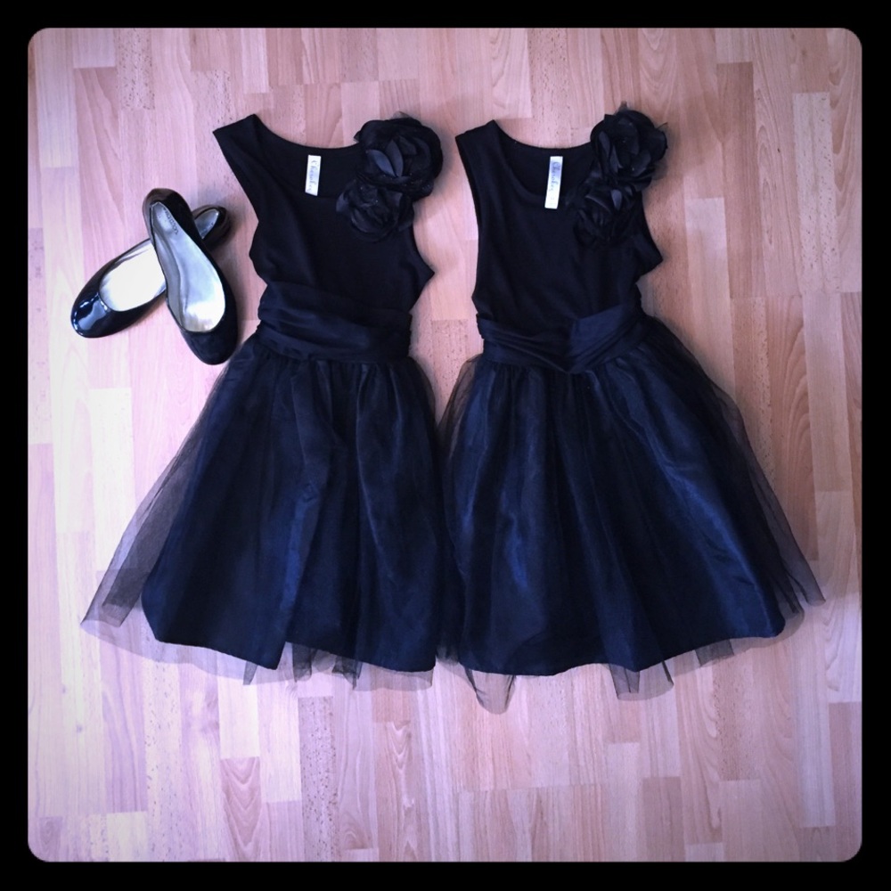 Girl's Cherokee size M dresses (set of 2)- black