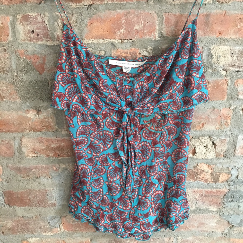 🎉 HP🎉 DVF Silk Print Cami Top 💕 - Picture 3 of 5