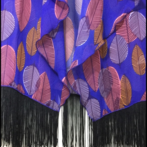 Small Monroe with leaf print! - Picture 2 of 5