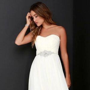 Lulu’s Ivory Strapless Dress