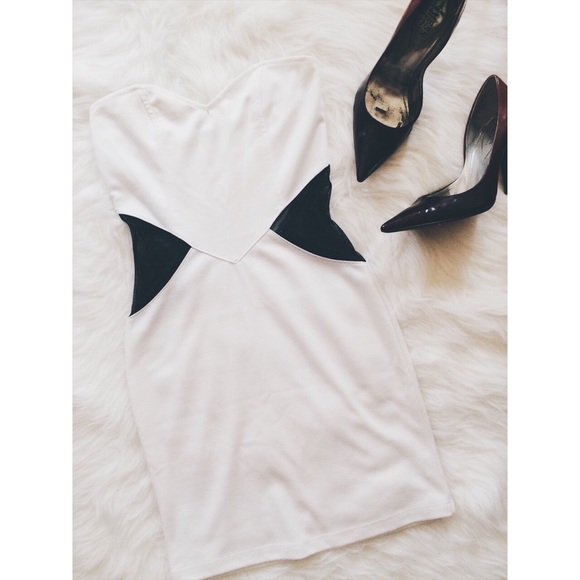 Foreign Exchange Dresses & Skirts - ⭐️5 for $15⭐️ White Strapless Dress (PRICE FIRM)
