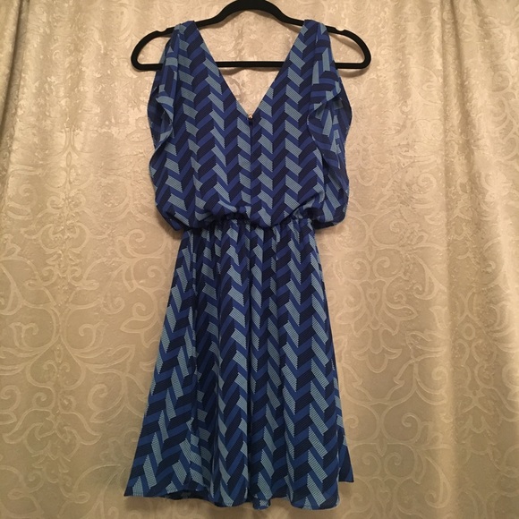 Women's Summer Dress - Picture 2 of 4