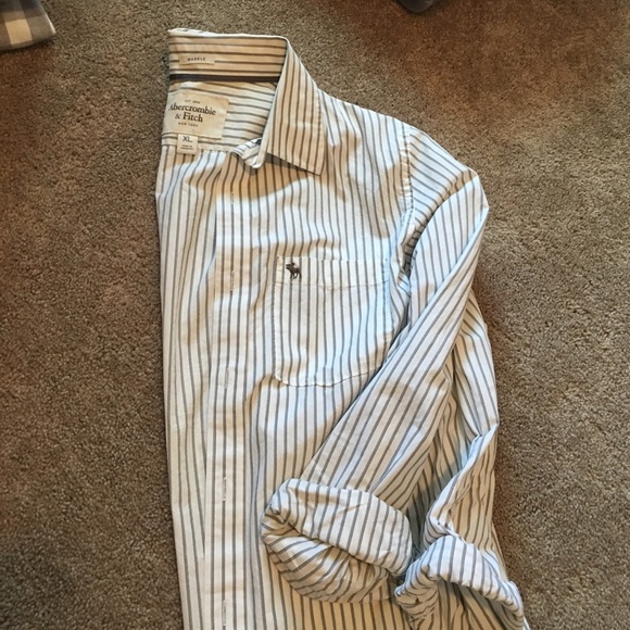 A&F button down - Picture 2 of 2