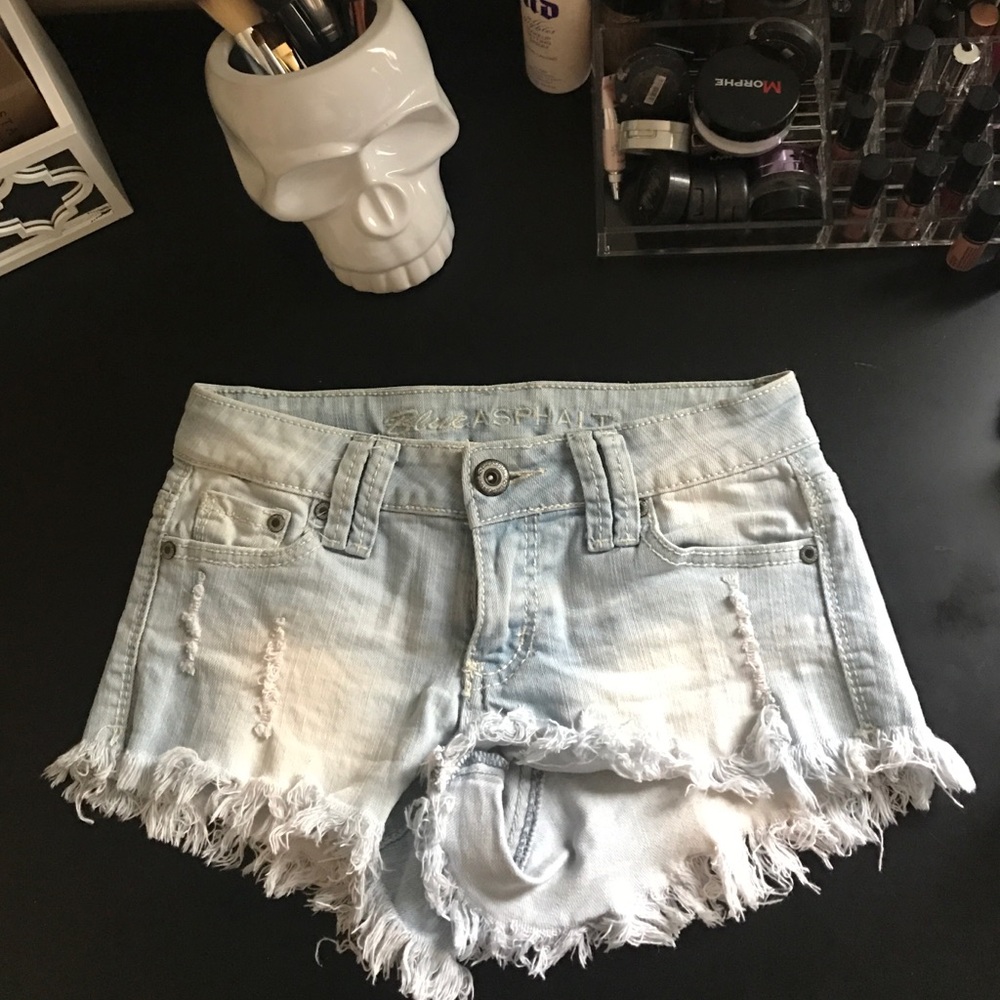 Blue asphalt frayed denim shorts