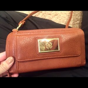 Cute cross body bag! Brand new without tags