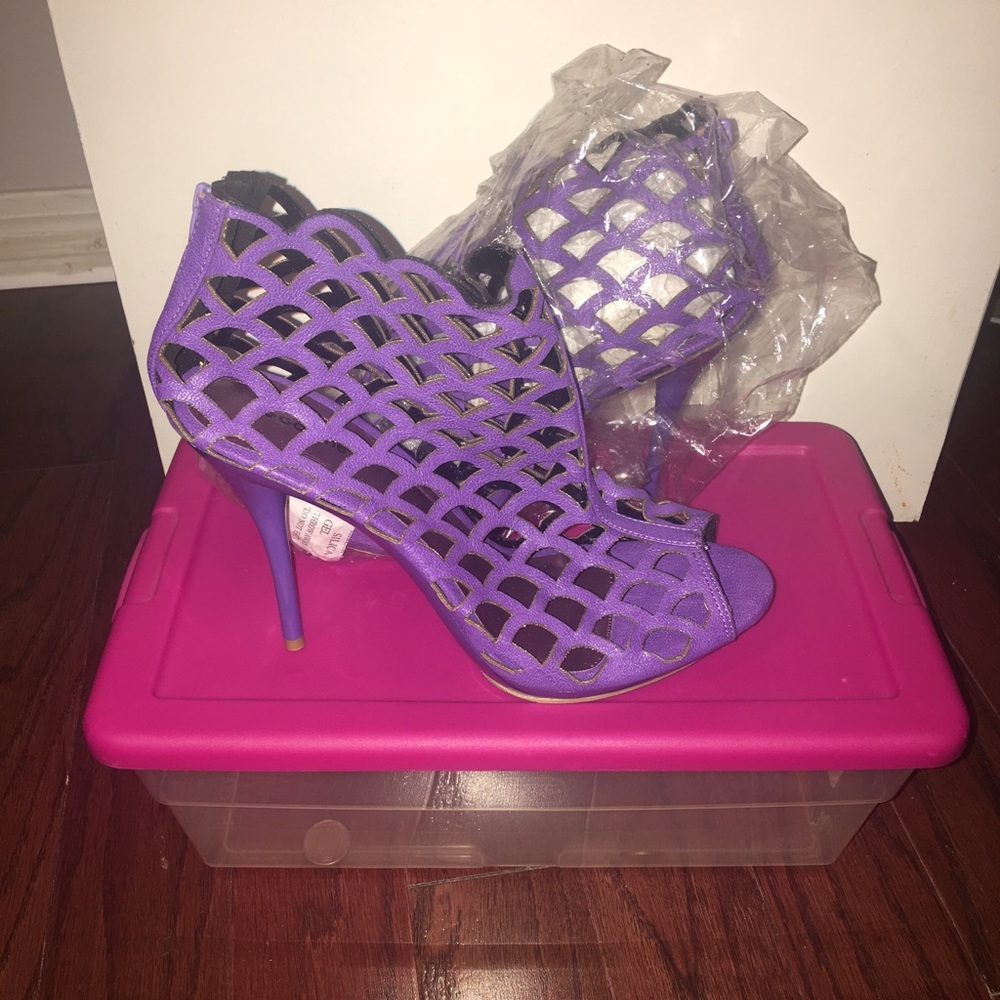 Purple heel