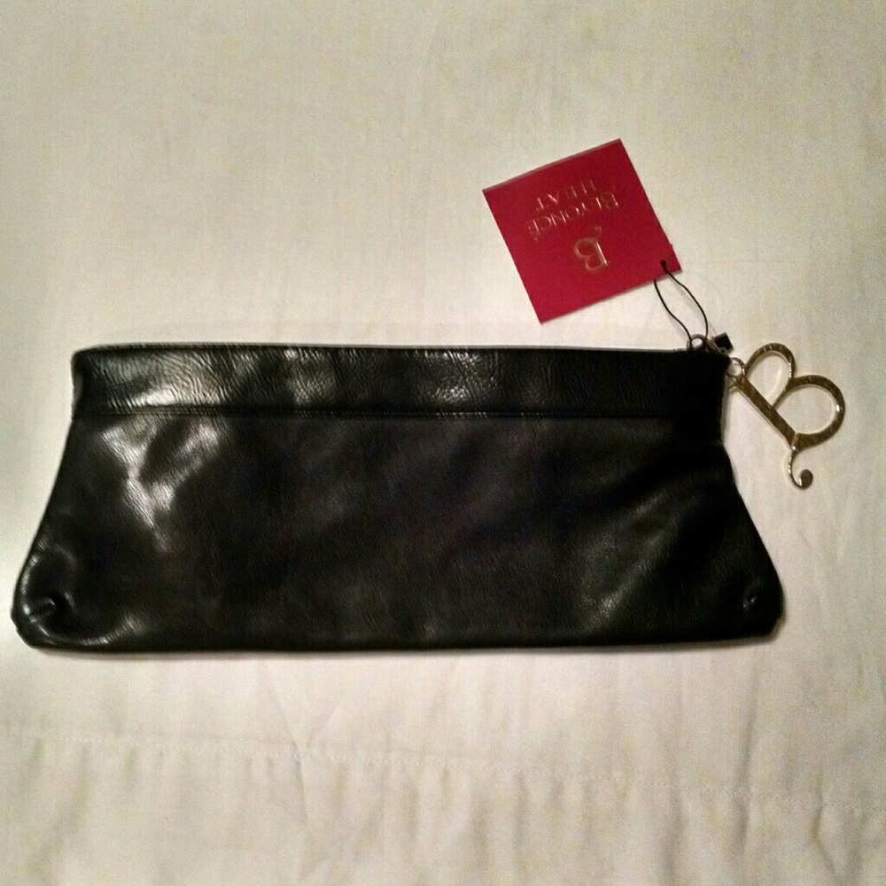 Beyonce black clutch New