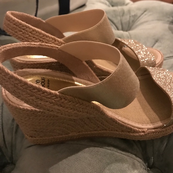 Wedge - Picture 3 of 3