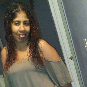 Meet your Posher, Dominique