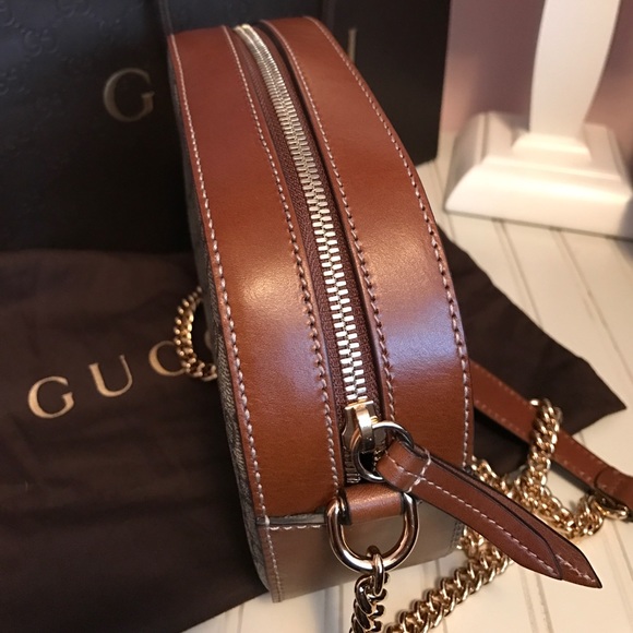 *SOLD* Gucci cross body bag GG supreme mini chain - Picture 3 of 8