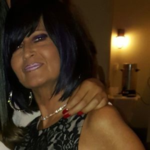 Meet your Posher, Dee