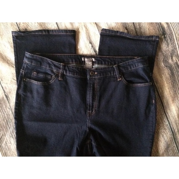 Su & Lola Bootcut Dark Wash Jeans Size 18W - Picture 1 of 4