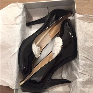 Jessica Simpson Malia black patent leather pumps