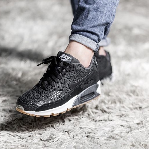 nike wmns air max 90 premium safari