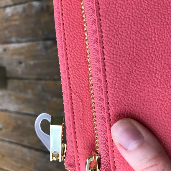 🌀WANT GONE🌀Merona wristlet ✨ - Picture 6 of 8