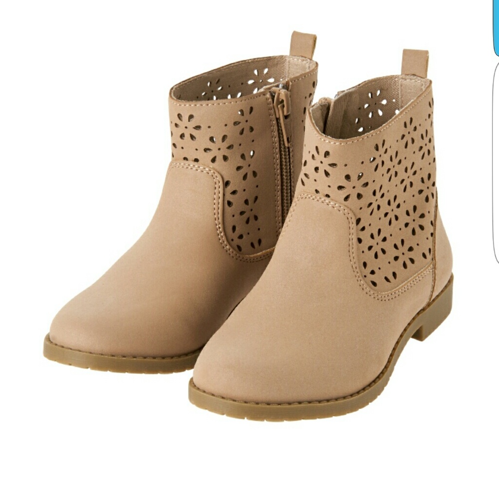 Toddlers gymboree booties (never worn)
