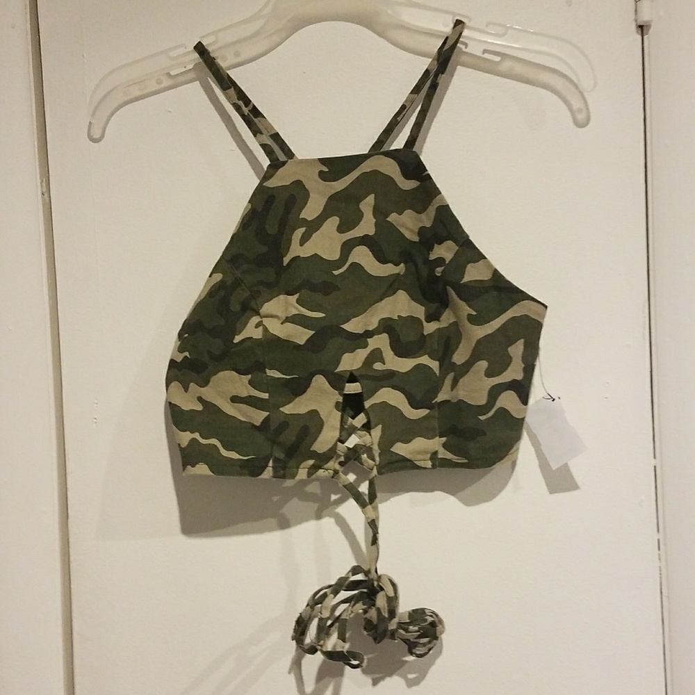 🚫SOLD🚫 Camo wrap crop top - Picture 3 of 6