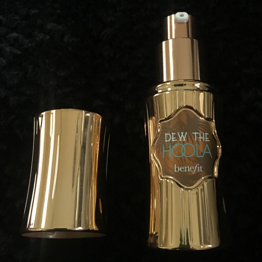 Benefit - Dew The Hoola soft-matte liquid bronzer