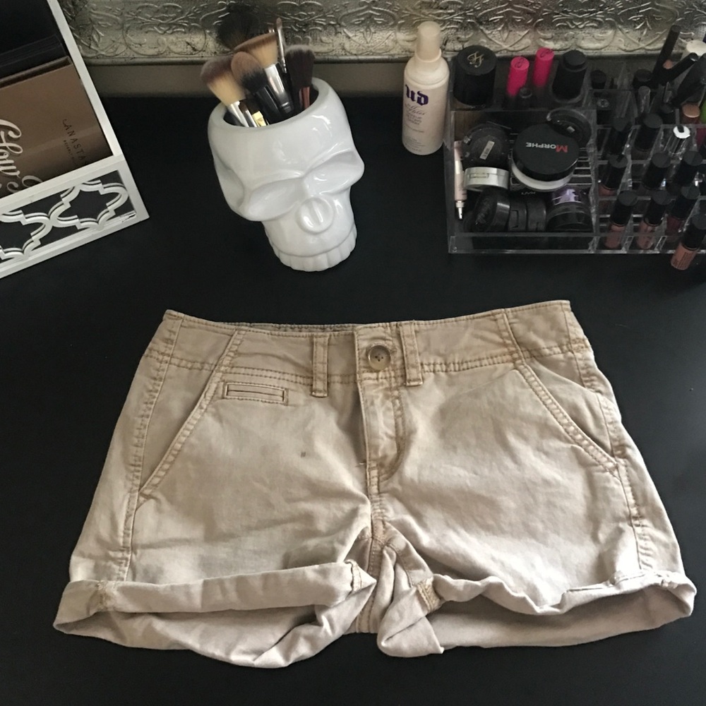 American eagle short tan cargo shorts