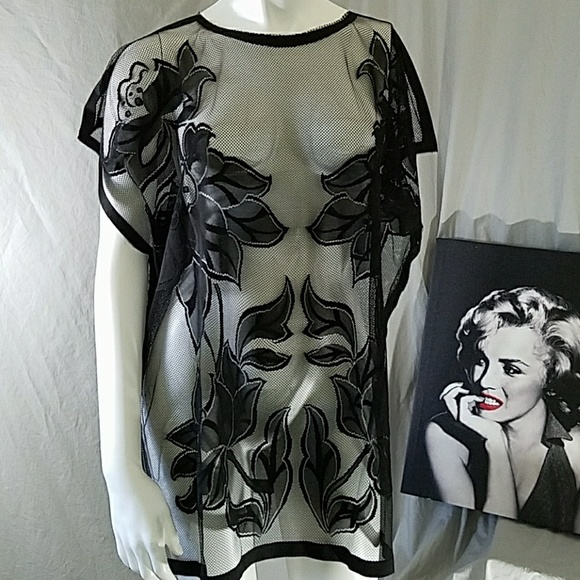 ONLY 1 LEFT --- Sexy cover - Picture 5 of 8