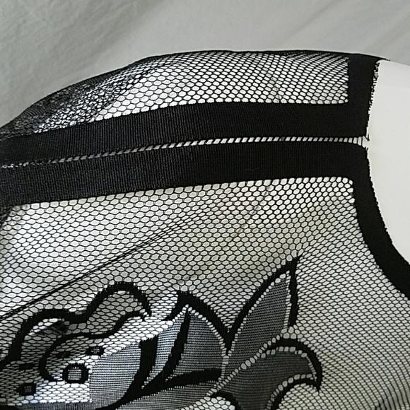 ONLY 1 LEFT --- Sexy cover - Picture 7 of 8