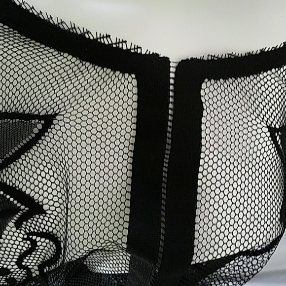 ONLY 1 LEFT --- Sexy cover - Picture 8 of 8