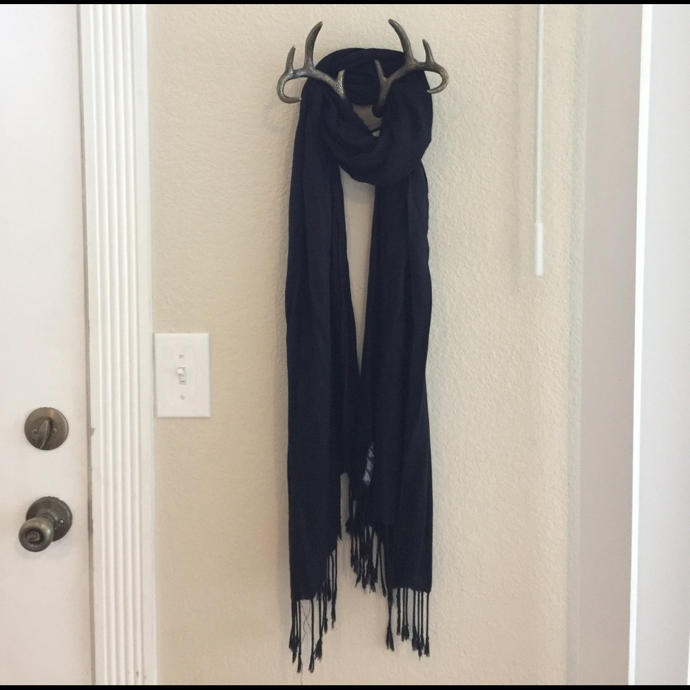 Black scarf