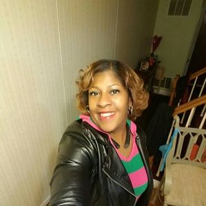 Meet your Posher, Lorrie