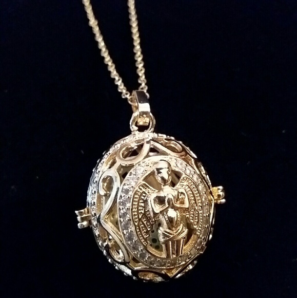 Essential oil diffuser CZ  gold angel necklace - Picture 4 of 7