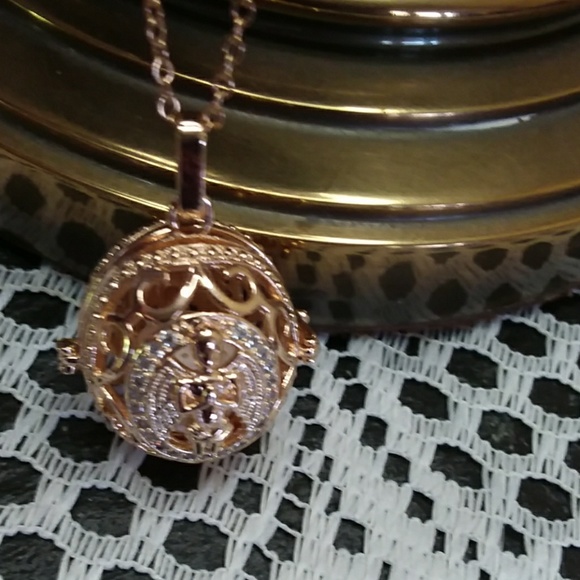 Essential oil diffuser CZ  gold angel necklace - Picture 3 of 7