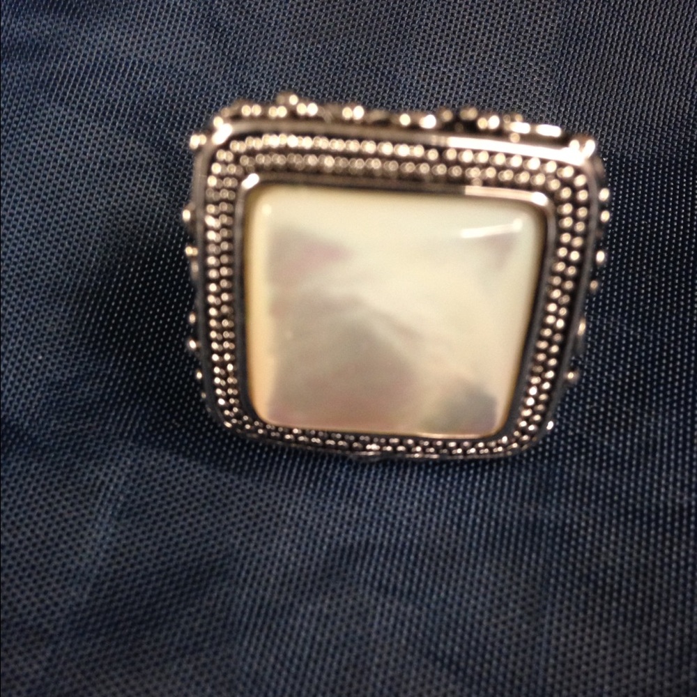 New Size 7 big statement silver color  ring - Picture 4 of 5