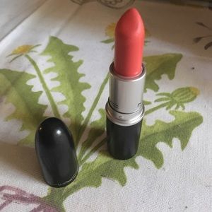 MAC LIPSTICK