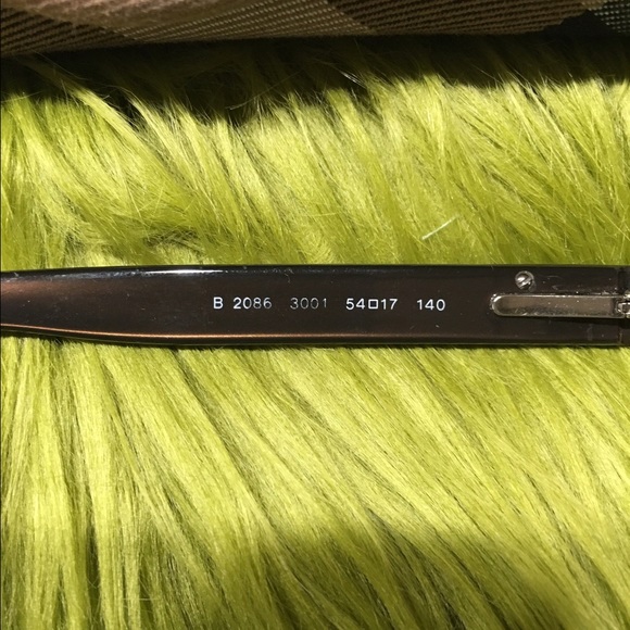 BURBERRY readers brown and black w/case - Picture 5 of 5