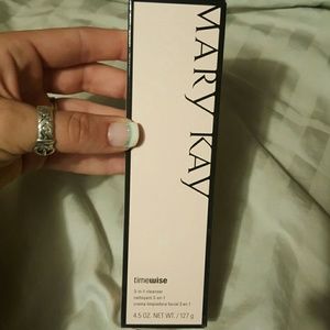 Mary Kay normal to dry skin cleanser, still in box