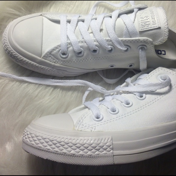 CONVERSE CHUCK TAYLOR WHITE WOMENS LOW TOPS SHOES - Picture 4 of 6