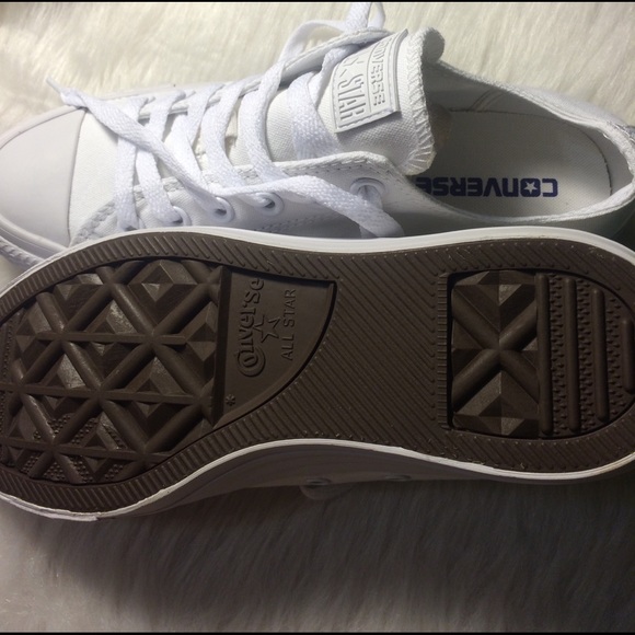 CONVERSE CHUCK TAYLOR WHITE WOMENS LOW TOPS SHOES - Picture 6 of 6