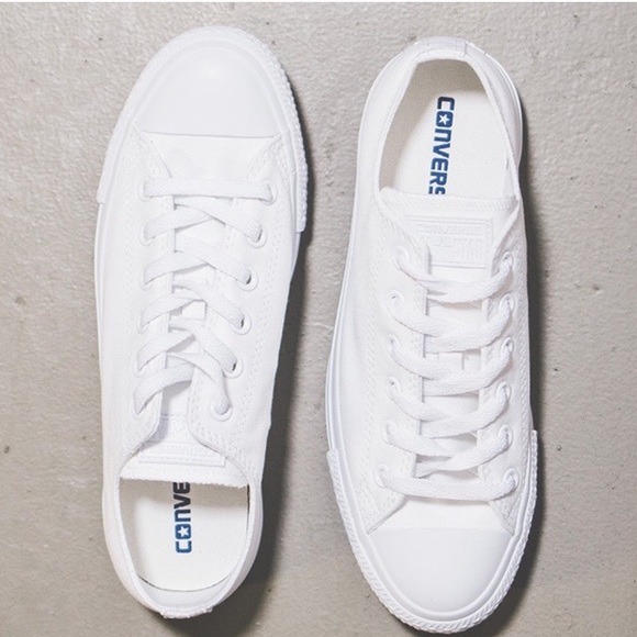 CONVERSE CHUCK TAYLOR WHITE WOMENS LOW TOPS SHOES - Picture 1 of 6