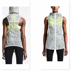 Women's Tech Hyperfuse Hooded Vest Size M