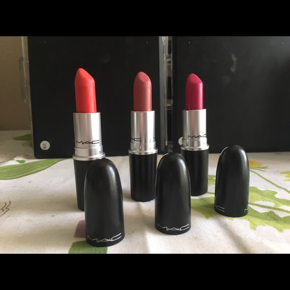 MAC LIPSTICK