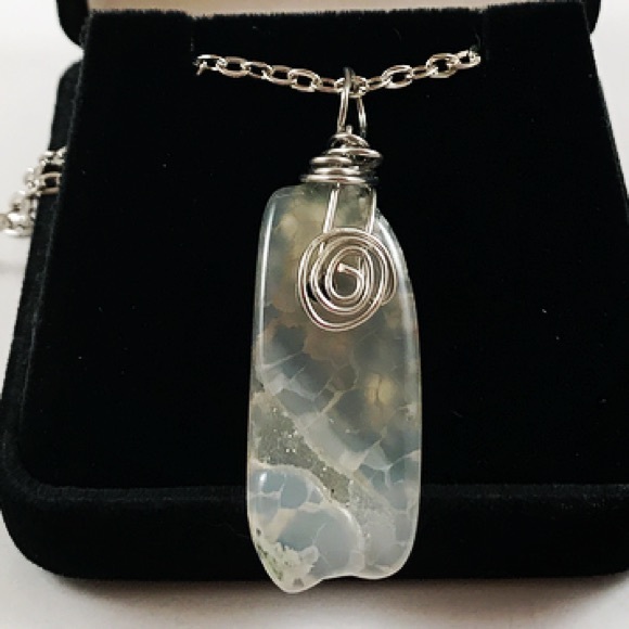 RESERVED! Women boho light green quartz necklace - Picture 2 of 6